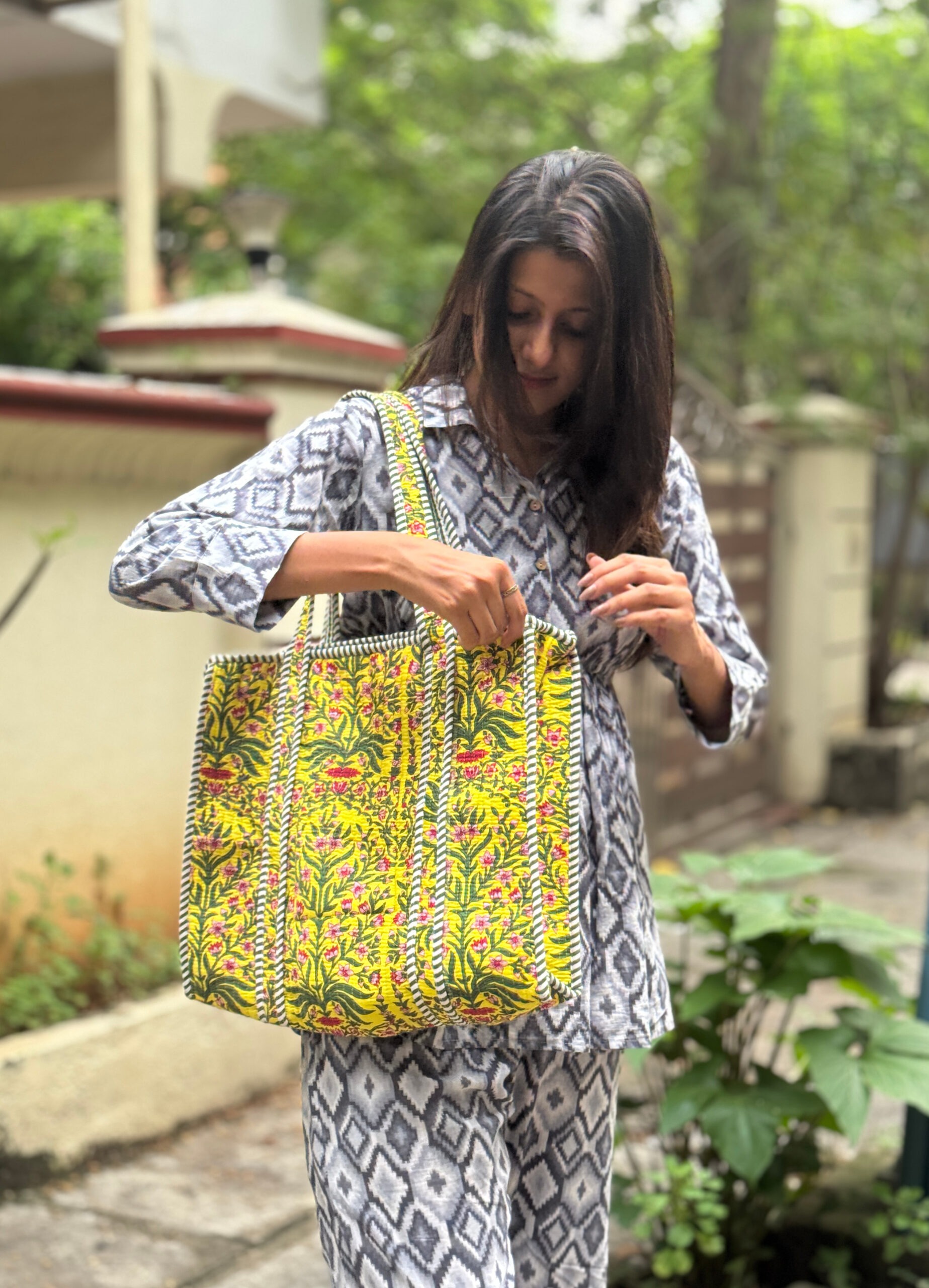 107094b9-7dac-42e7-93b6-d0187825dfa2 yellow quilted cotton tote bag